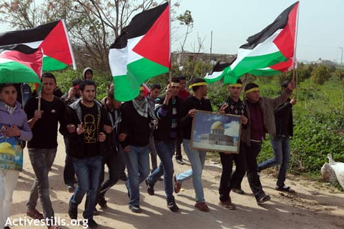 Entrer dans la zone de mort : manifestation devant Erez, Beit Hanoun, Bande de Gaza, 28.02.2012