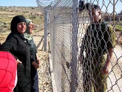 Les femmes demandent la libération d'un adolescent de Beit Ommar emprisonné