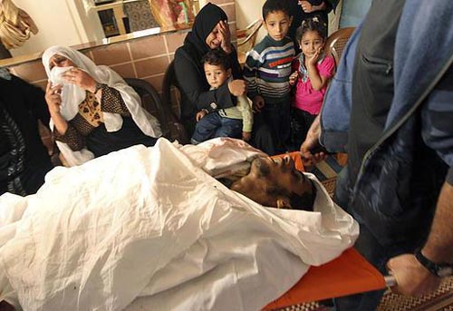 Un Palestinien tué par les tirs de l'occupation
