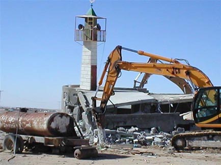 Destruction de 6 maisons et d'une mosquée dans le Naqab