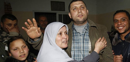 L’arrivée du leader Ayman Nawfal à la Bande de Gaza après plus de 3 ans dans les prisons égyptiennes