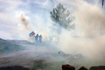 A Ni’lin, la résistance palestinienne non violente qui honorait le Jour des Prisonniers attaquée, 10 blessés