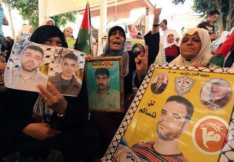 Tous ensemble avec les prisonniers politiques palestiniens en grève de la faim