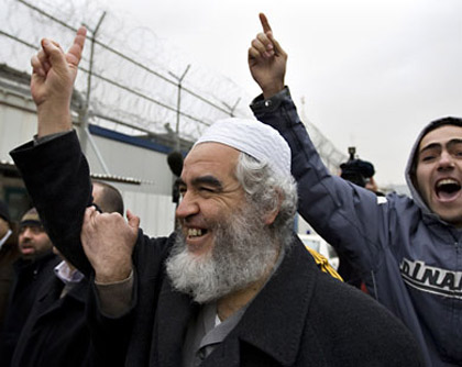 Après sa libération, le Cheikh Raed Salah renouvelle sa dénonciation de la décision militaire sioniste de l'empêcher d'entrer à Al Aqsa