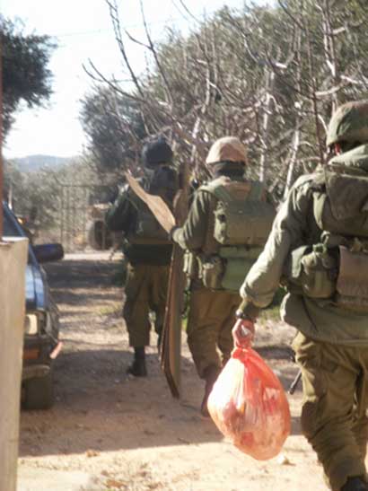 Les invasions incessantes à Deir Istiya suggèrent que les entrainements de l’armée israélienne dans les villages palestiniens n’ont pas cessé