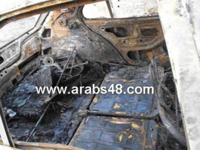 Des Extrémistes Juifs brûlent deux véhicules appartenant à des résidents arabes à Tibère