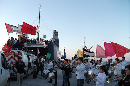 28ème jour – dimanche 3 janvier 2010 – les camions de Viva Palestina sont sur le bateau, en route pour Al-Arish
